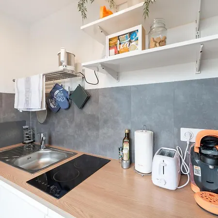 Studio Strasbourg Gare Tram Chu Apartment *